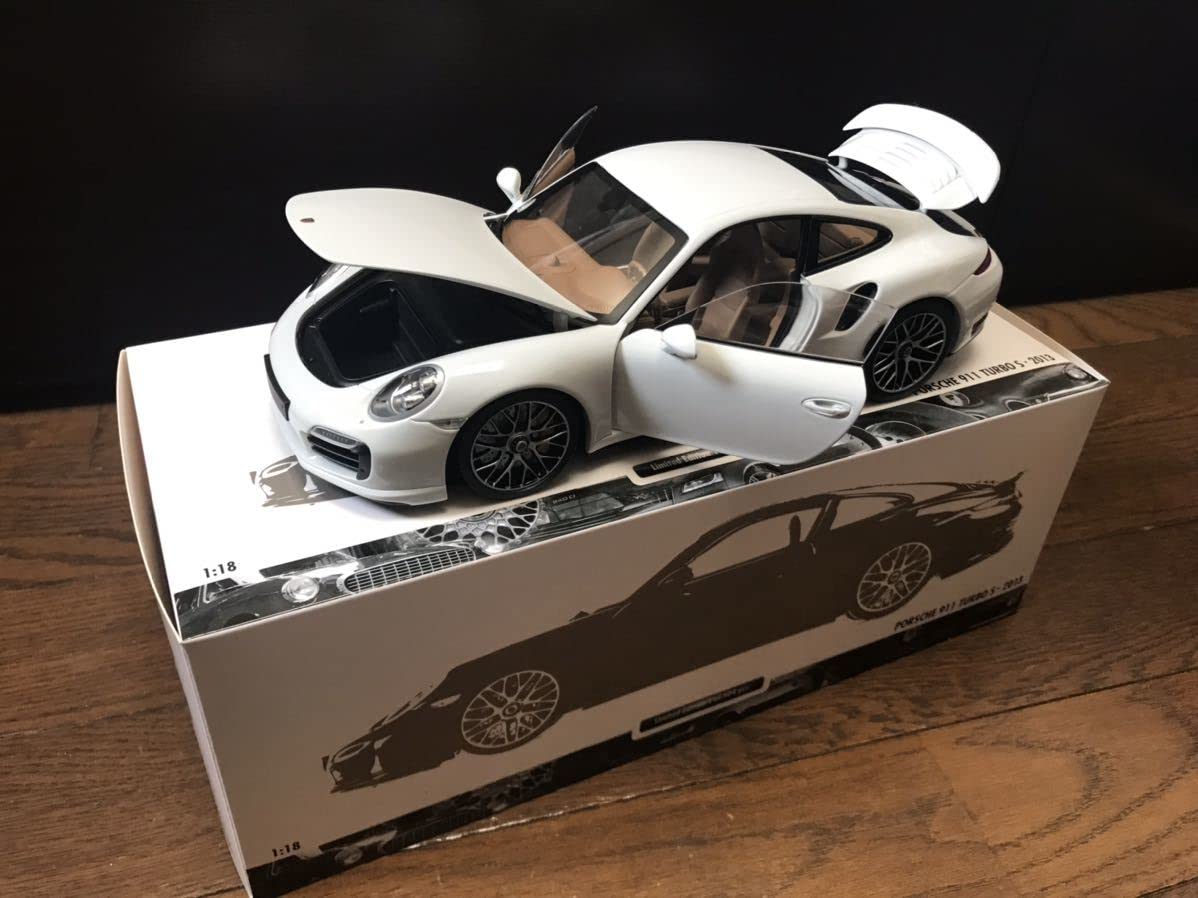 ミニチャンプス　ポルシェ911ターボ　1/18 Amazon.co.jp: MINICHAMPS ポルシェ911ターボS 2013 1/18
